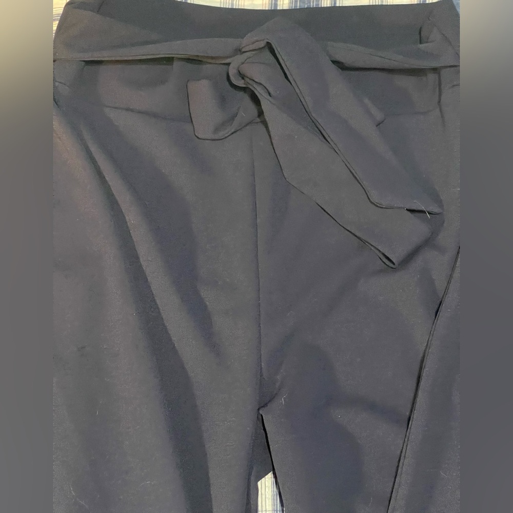 Blue dress pants with ribbon